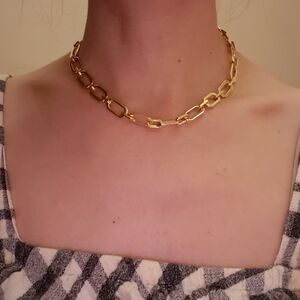 Elegant Gold Chain Necklace